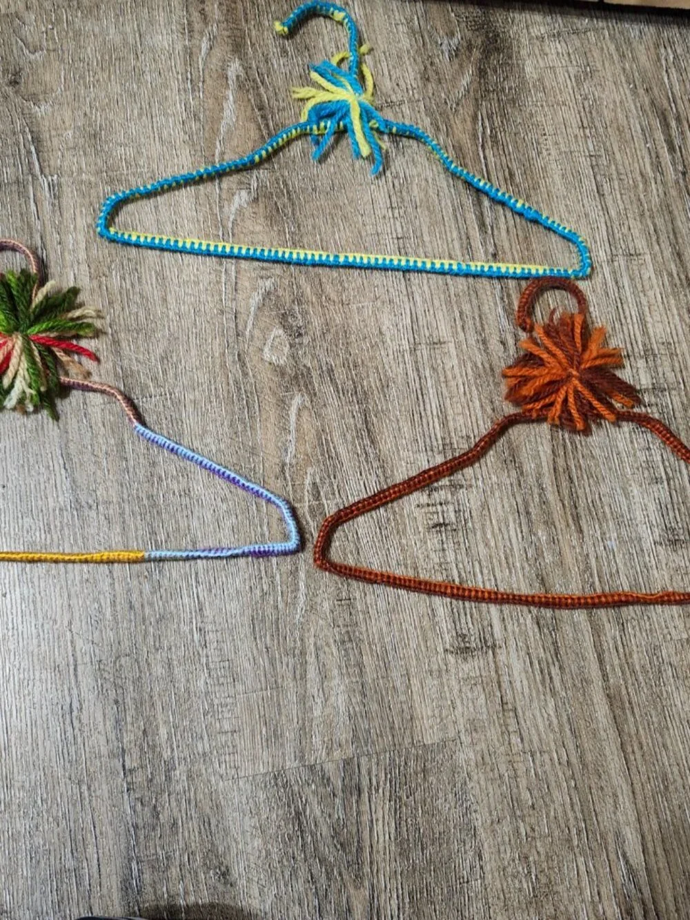 13 yarn covered hangers